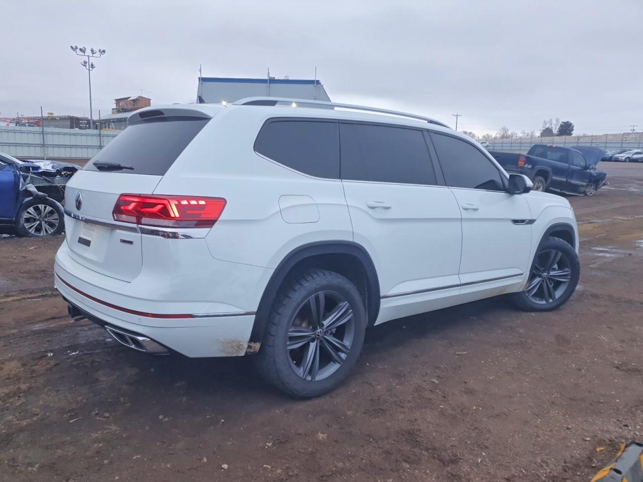 2022 Volkswagen Atlas Sel R-Line - Фото 3
