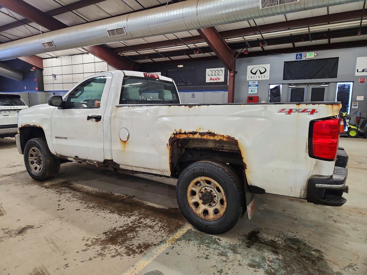 2016 Chevrolet Silverado K2500 Heavy Duty - Фото 2