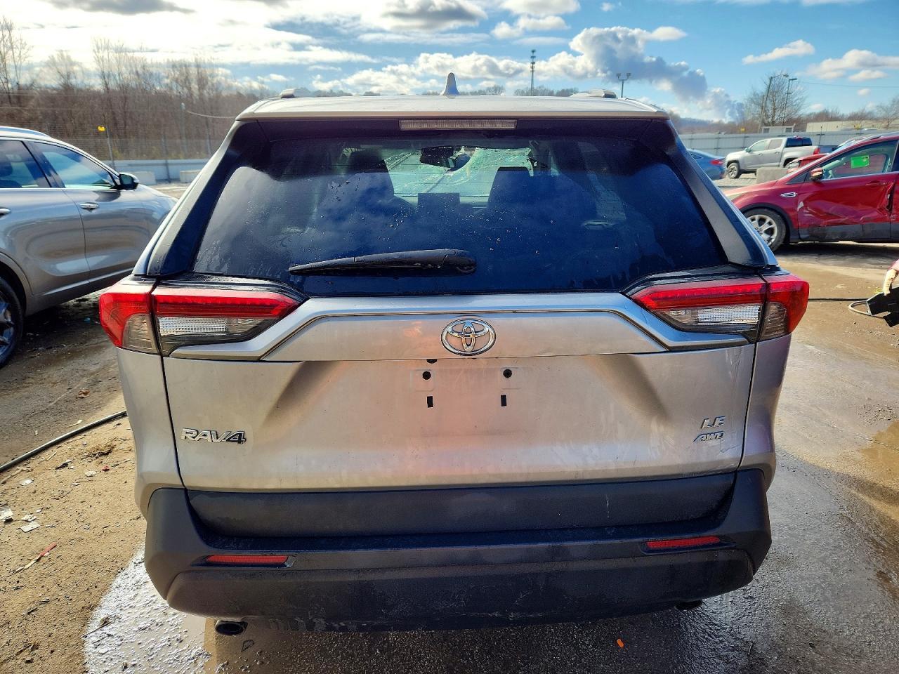 2021 Toyota Rav4 Le - Фото 6