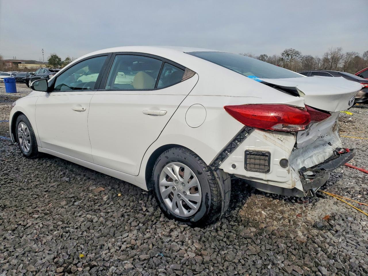 2018 Hyundai Elantra Se - Image 2