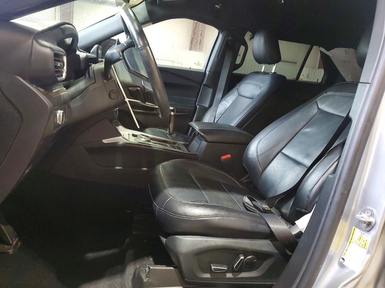 2020 Ford Explorer Limited - Image 7