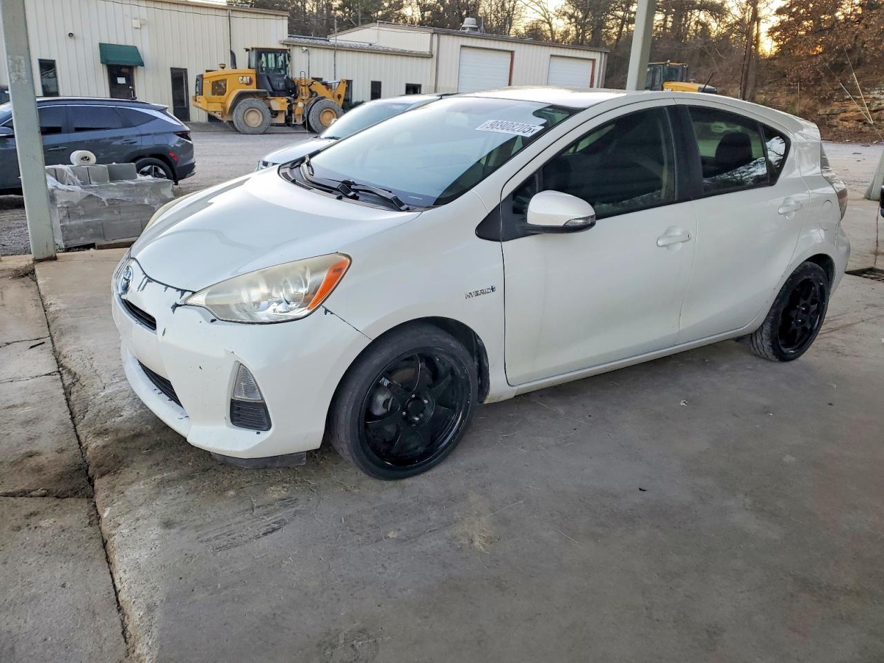 2013 Toyota Prius C - Фото 2