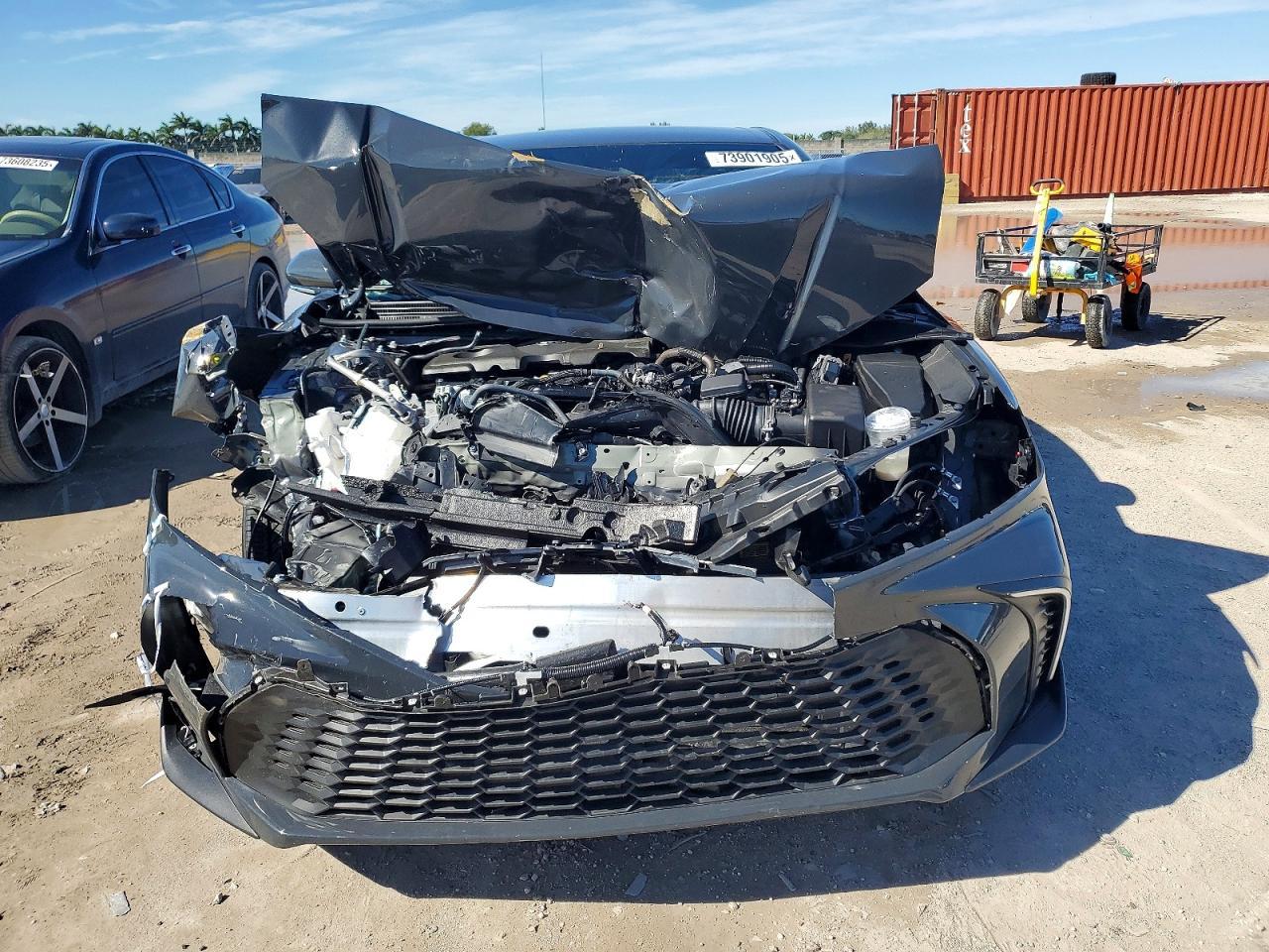 2025 Toyota Camry - Фото 5