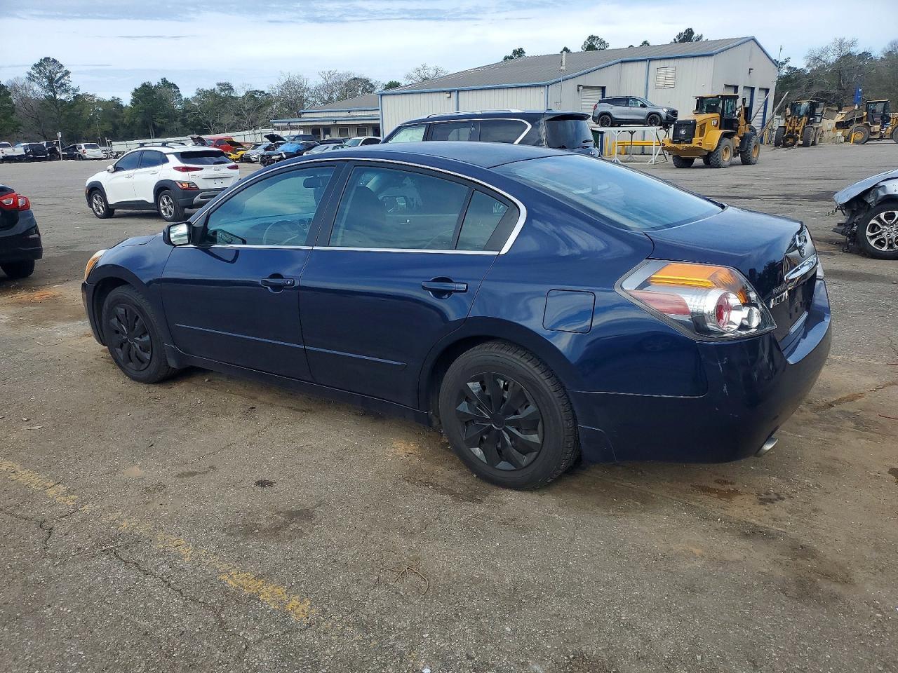 2010 Nissan Altima Base - Фото 2