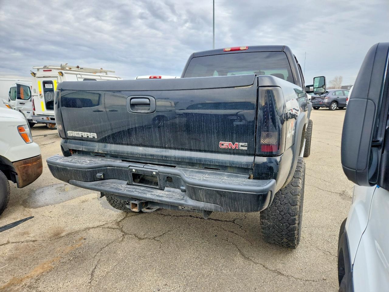 2003 GMC Sierra K2500 Heavy Duty - Фото 3