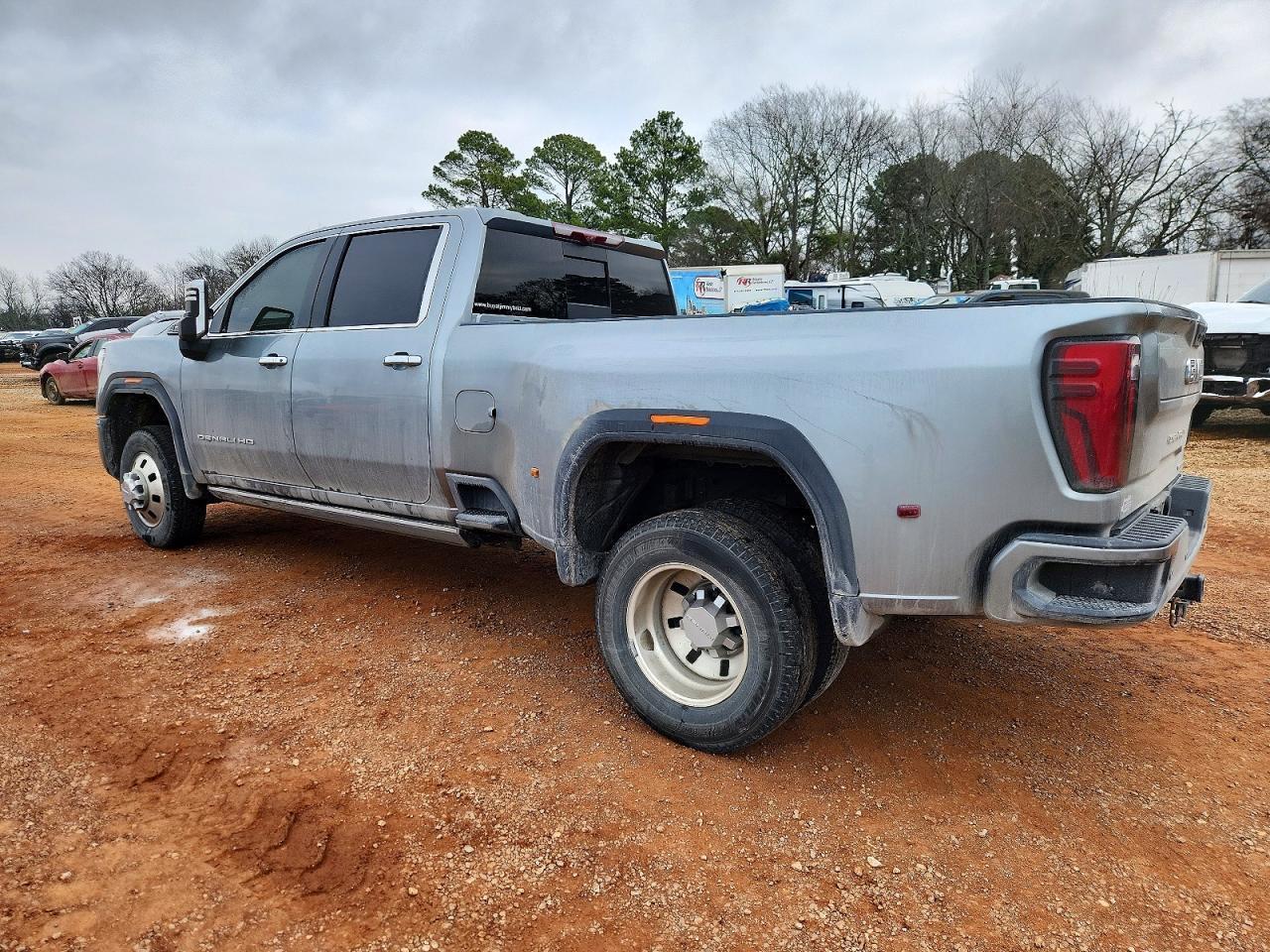 2024 GMC Sierra K3500 Denali Ultimate - Image 2