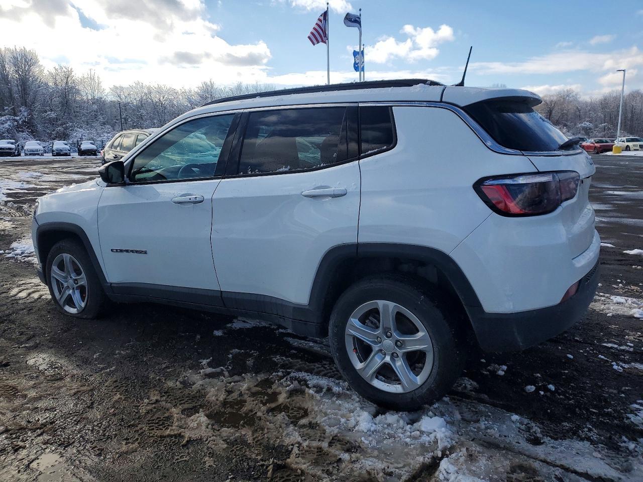 2024 Jeep Compass Latitude - Фото 2
