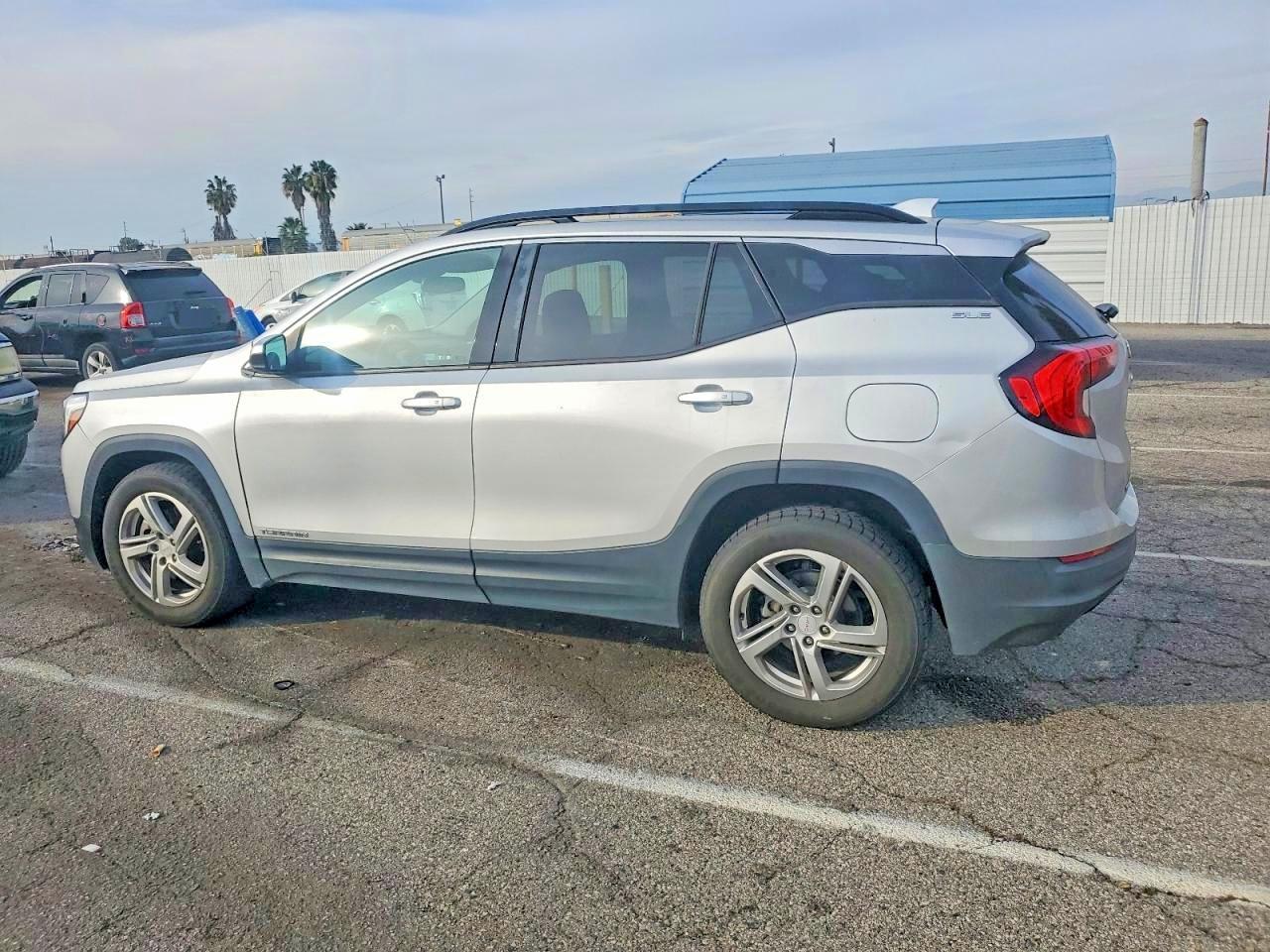 2019 GMC Terrain Sle - Image 2