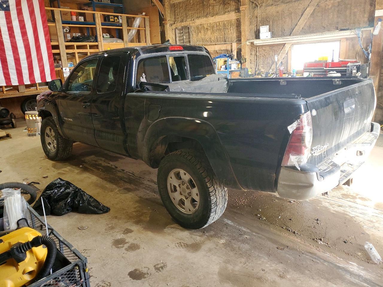 2014 Toyota Tacoma - Image 2