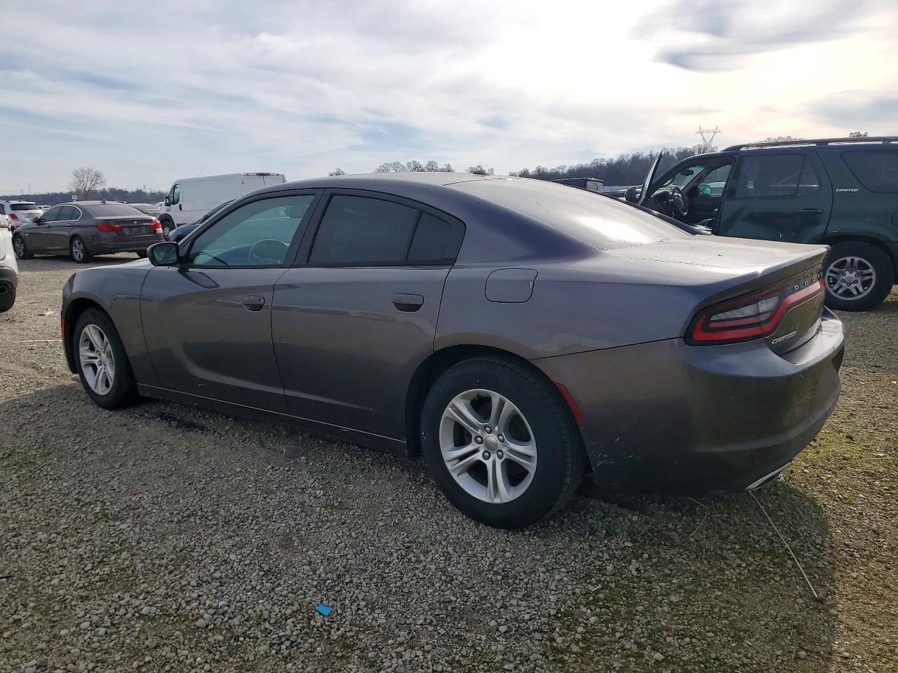 2015 Dodge Charger Se - Image 2