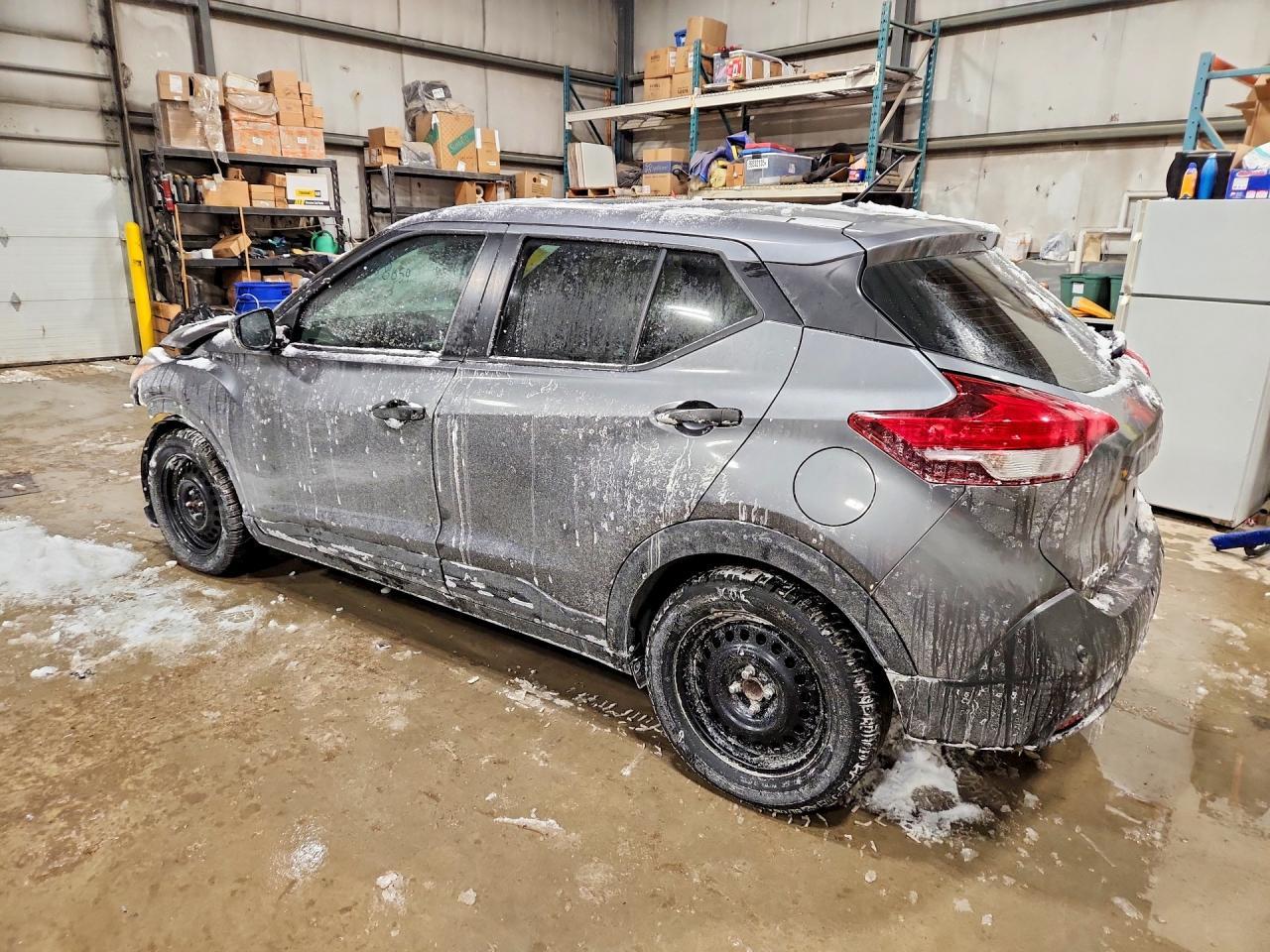 2020 Nissan Kicks S - Фото 2