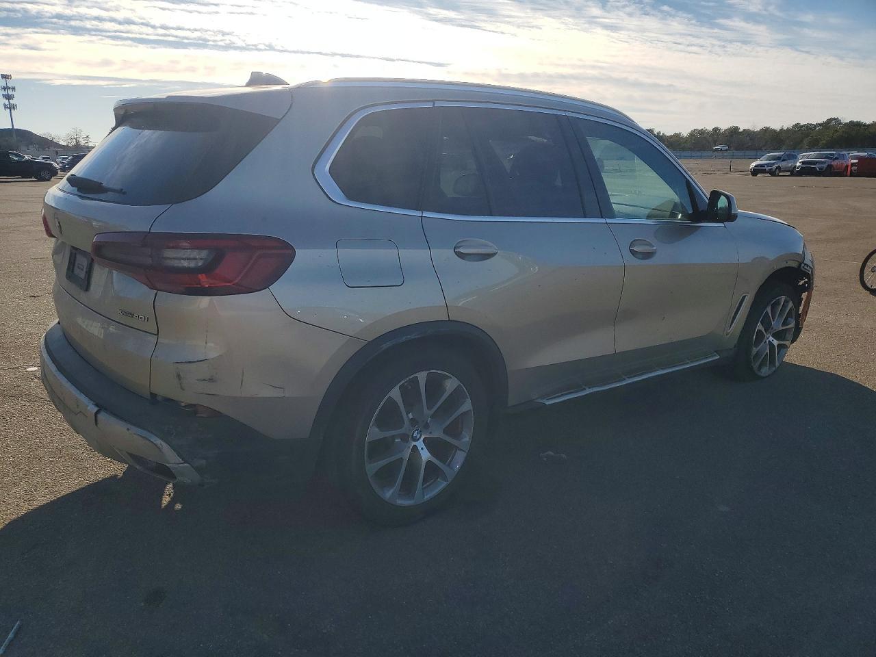 2019 BMW X5 xDrive40I - Фото 3