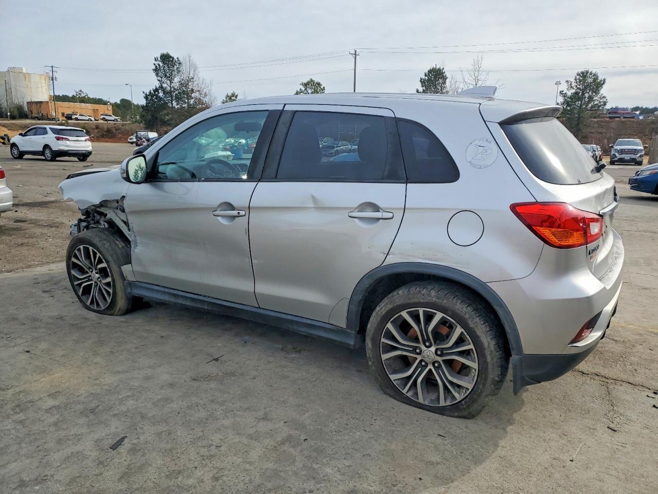 2019 Mitsubishi Outlander Sport Es - Фото 2