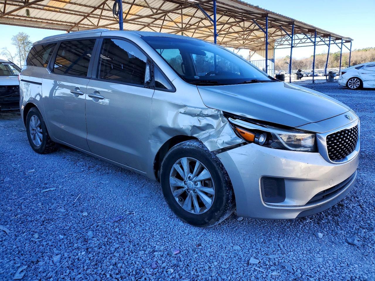 2015 Kia Sedona Lx - Image 4