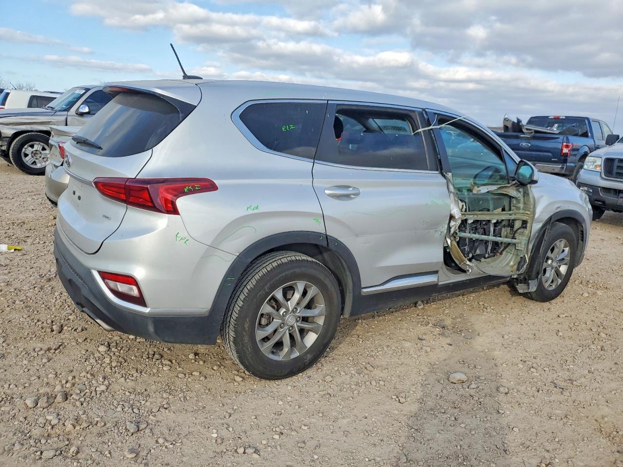 2019 Hyundai Santa Fe Se - Image 3