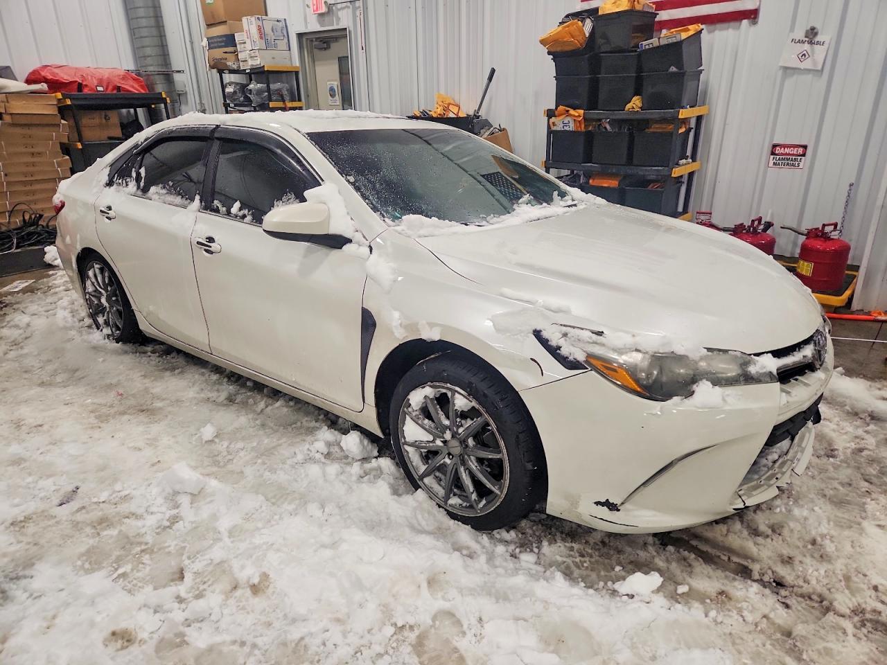 2017 Toyota Camry Le - Фото 4