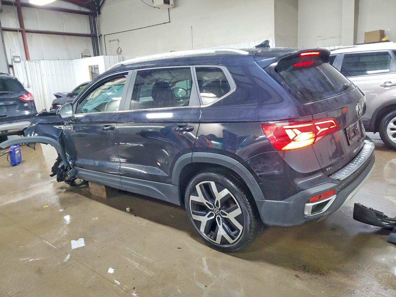 2022 Volkswagen Taos Sel - Image 2