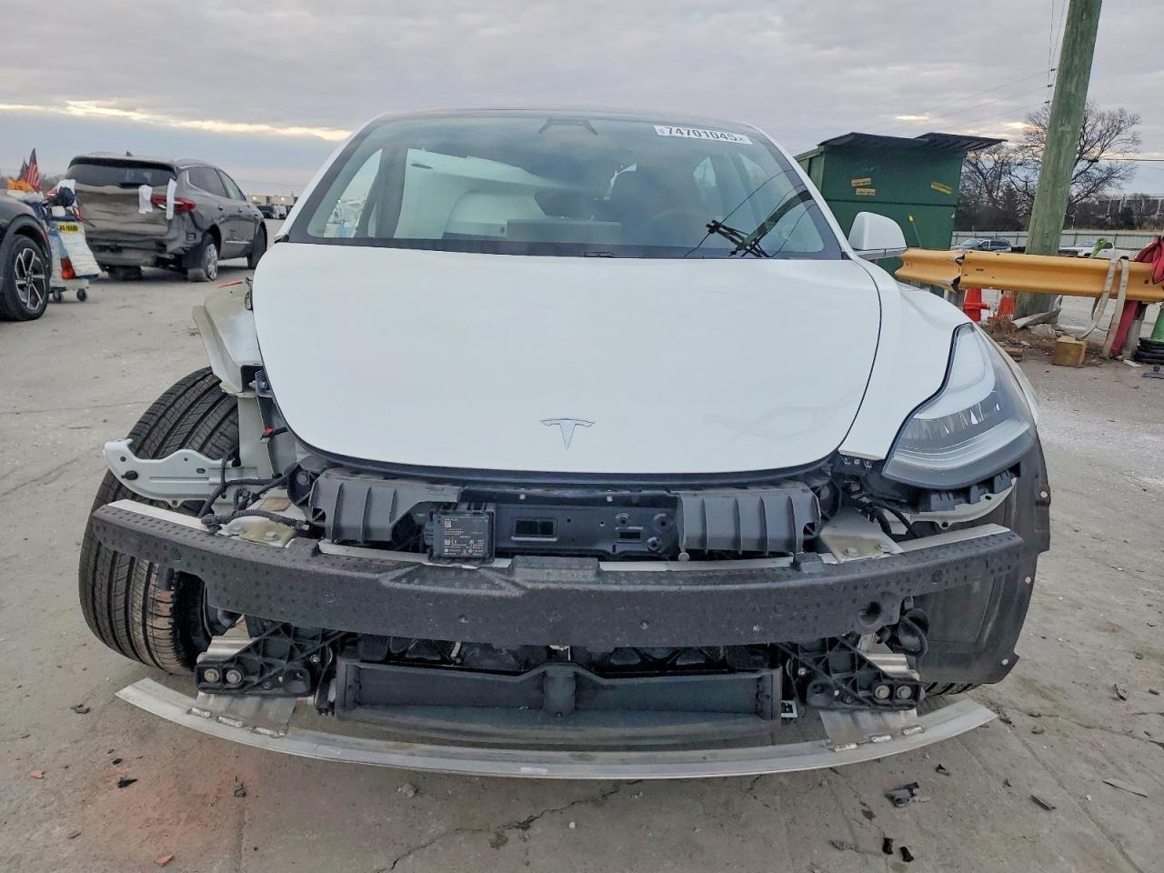 2020 Tesla Model 3 - Фото 5