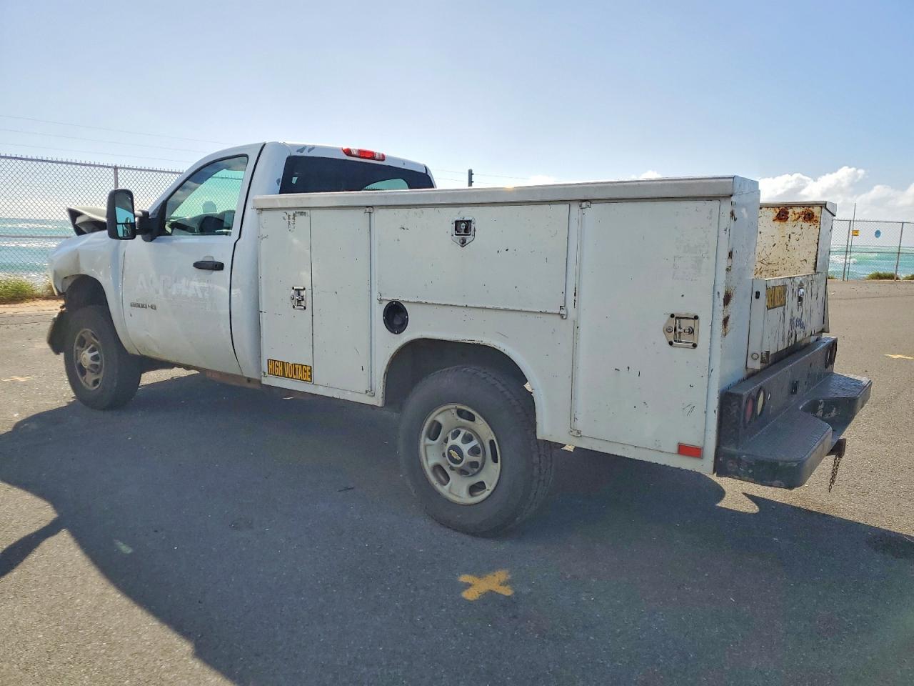 2014 Chevrolet Silverado Utility / Service Truck - Image 2