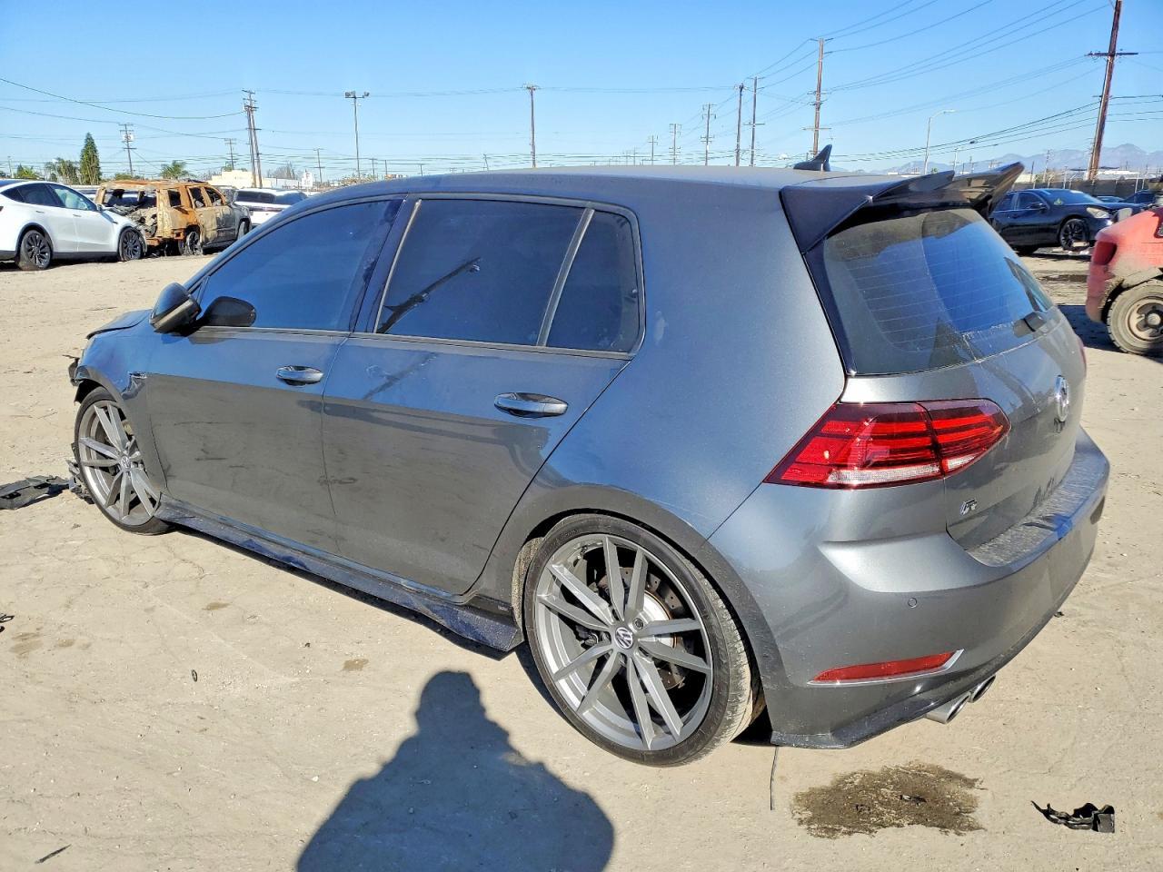 2018 Volkswagen Golf R - Image 2
