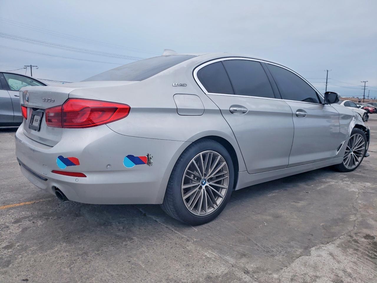 2018 BMW 530E - Фото 3
