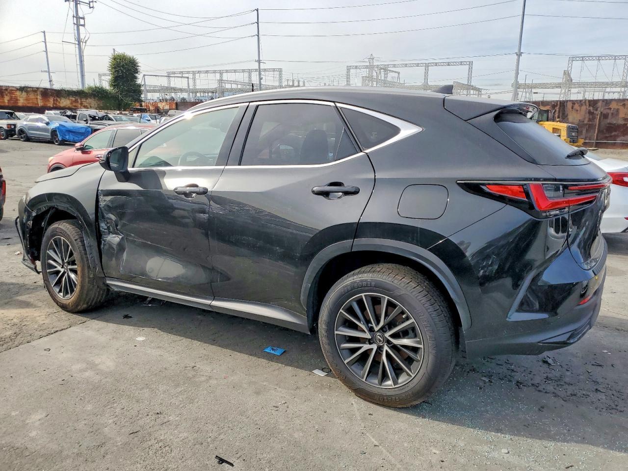 2022 Lexus Nx 350 - Image 2