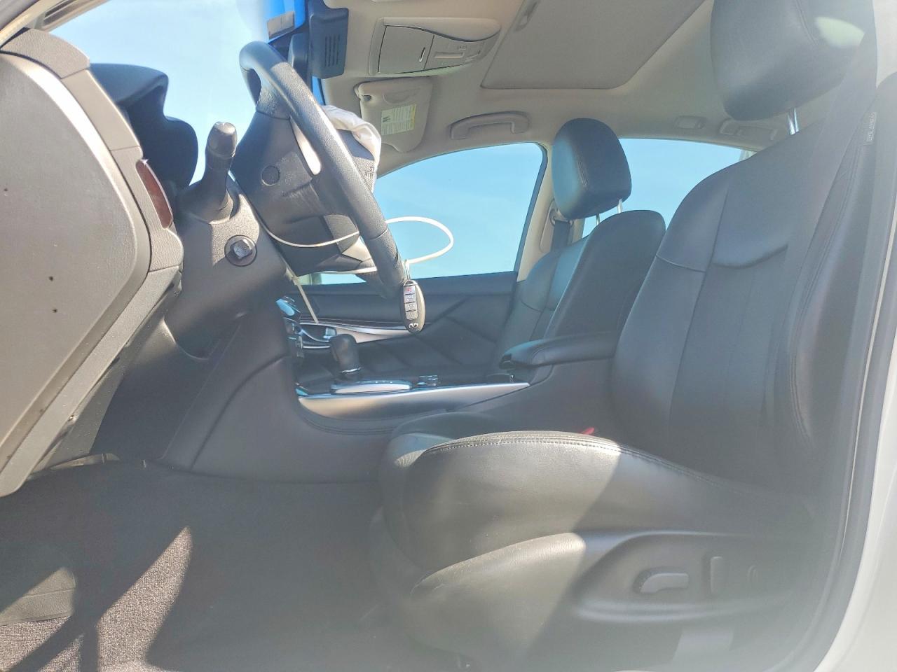 2015 Infiniti Q70 3.7 - Фото 7