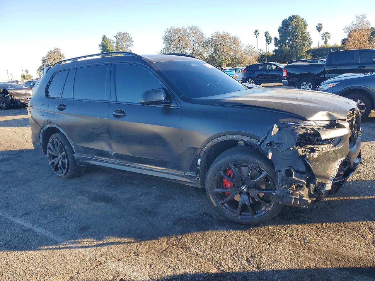 2025 BMW X7 M60I - Image 4