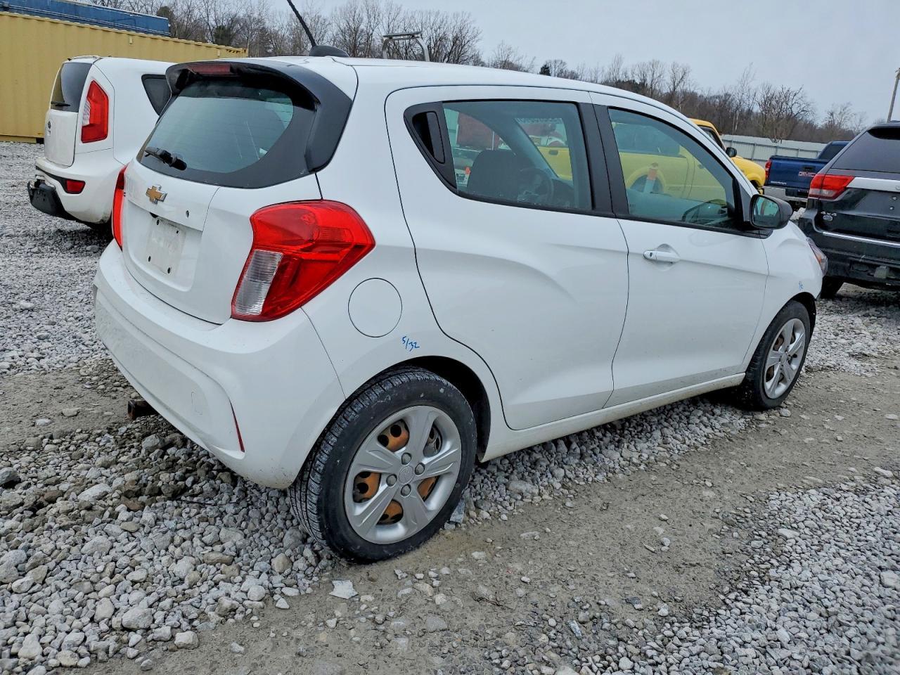 2019 Chevrolet Spark Ls - Фото 3
