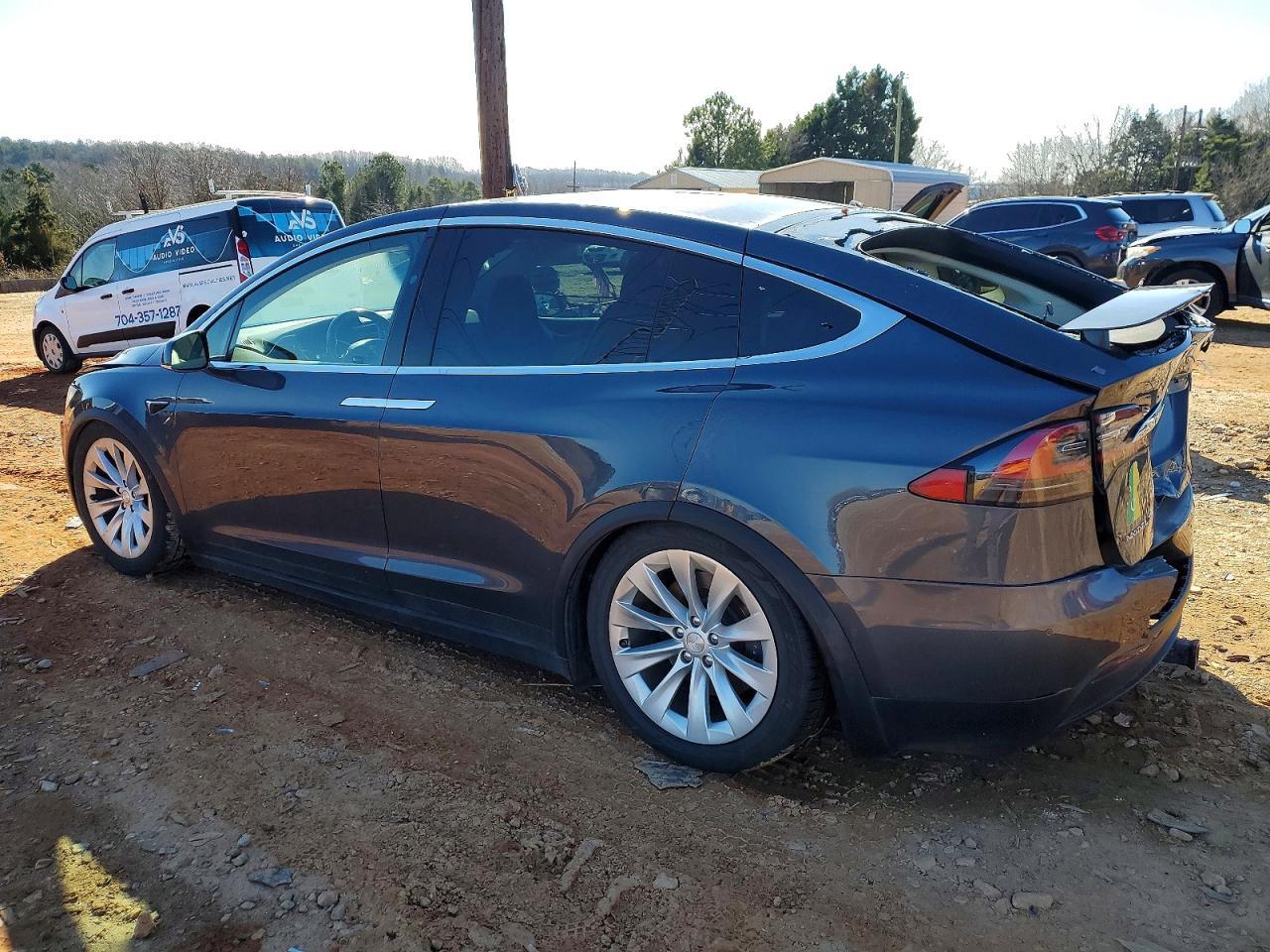 2017 Tesla Model X - Фото 2