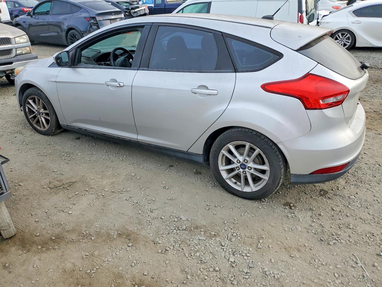 2015 Ford Focus Se - Image 2