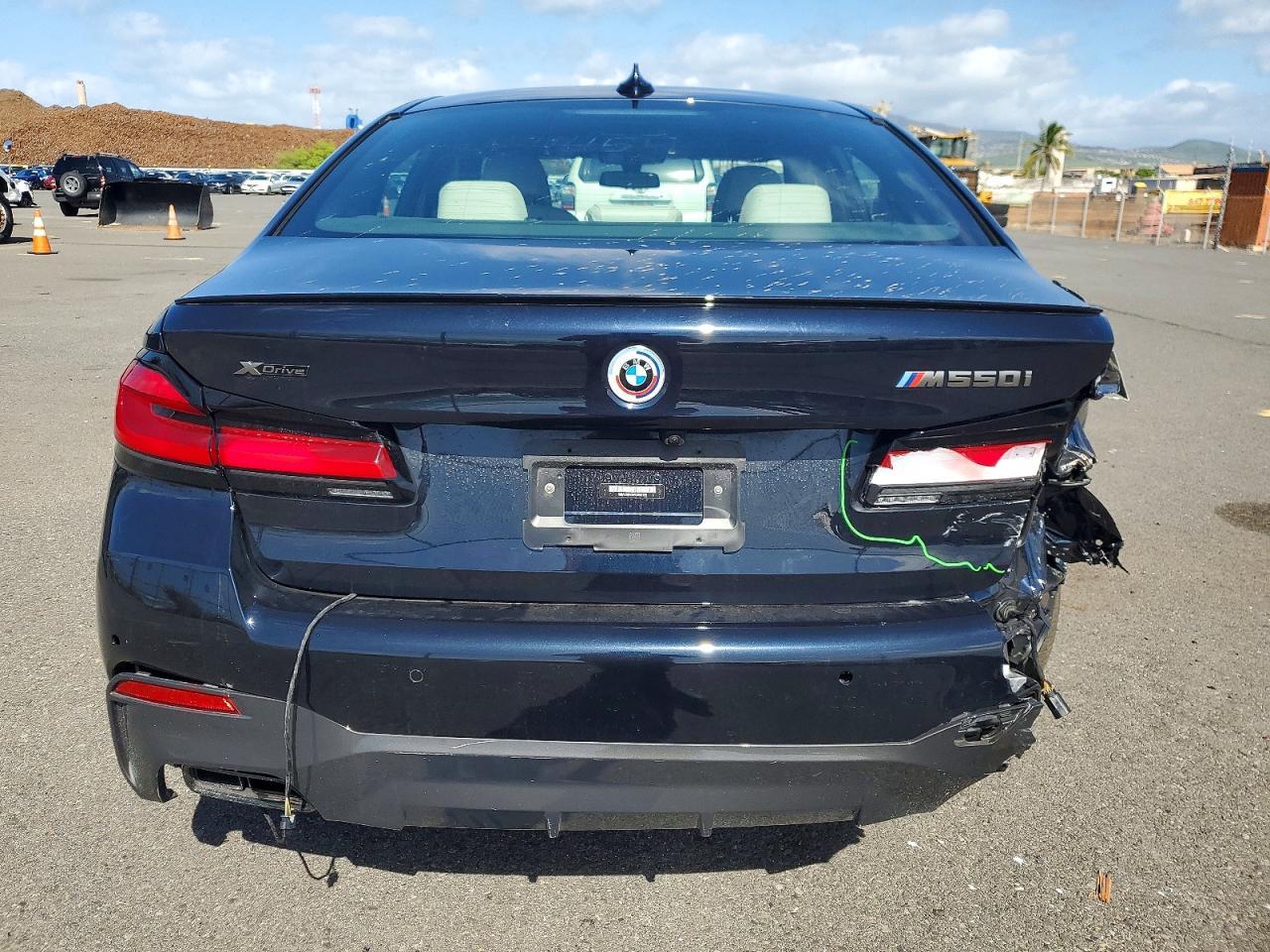 2023 BMW M550Xi - Image 6