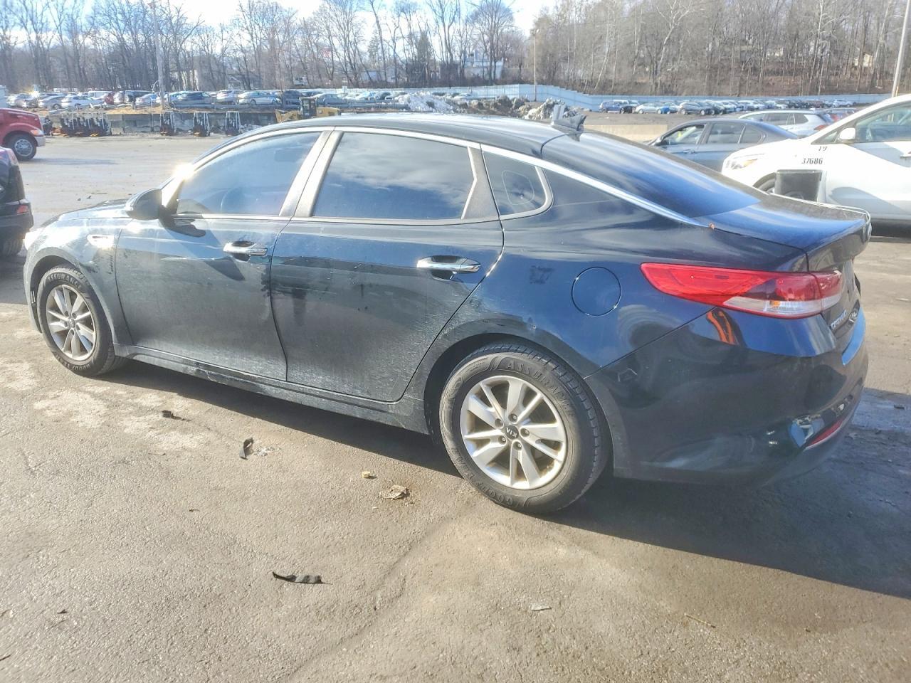 2017 Kia Optima Lx - Фото 2