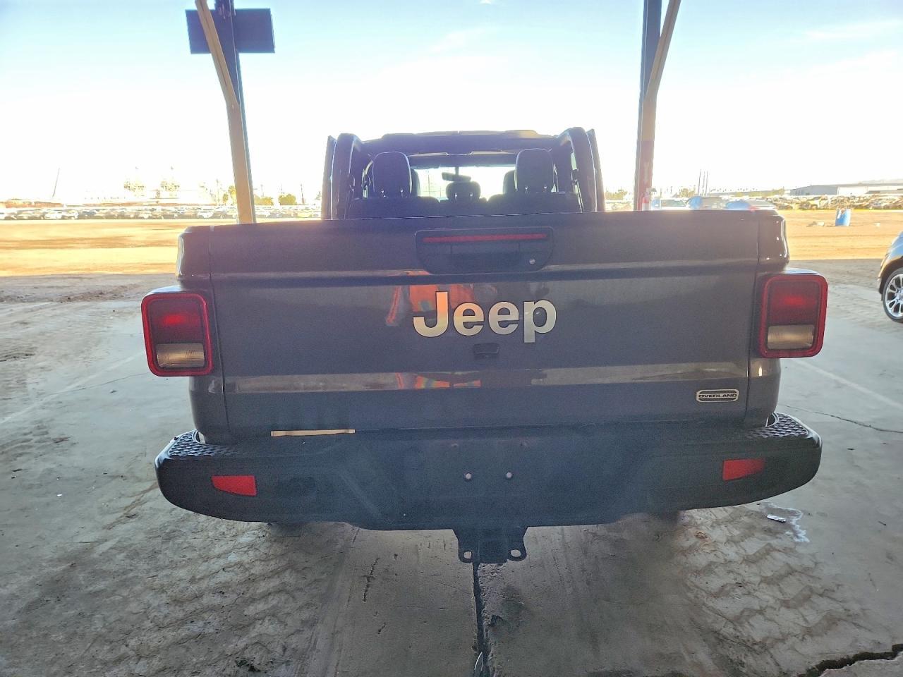 2023 Jeep Gladiator Overland - Image 6