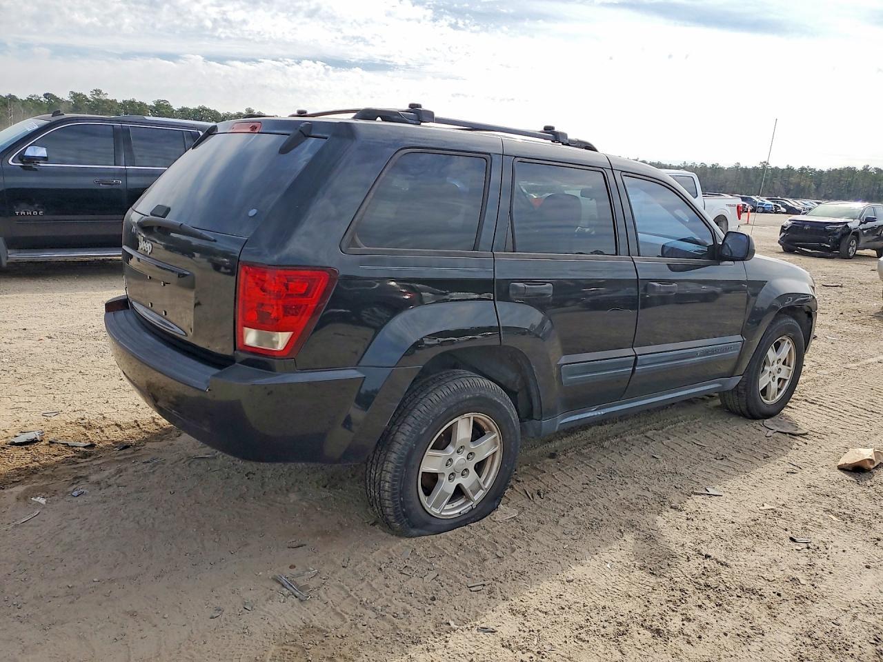 2006 Jeep Grand Cherokee Laredo - Image 3