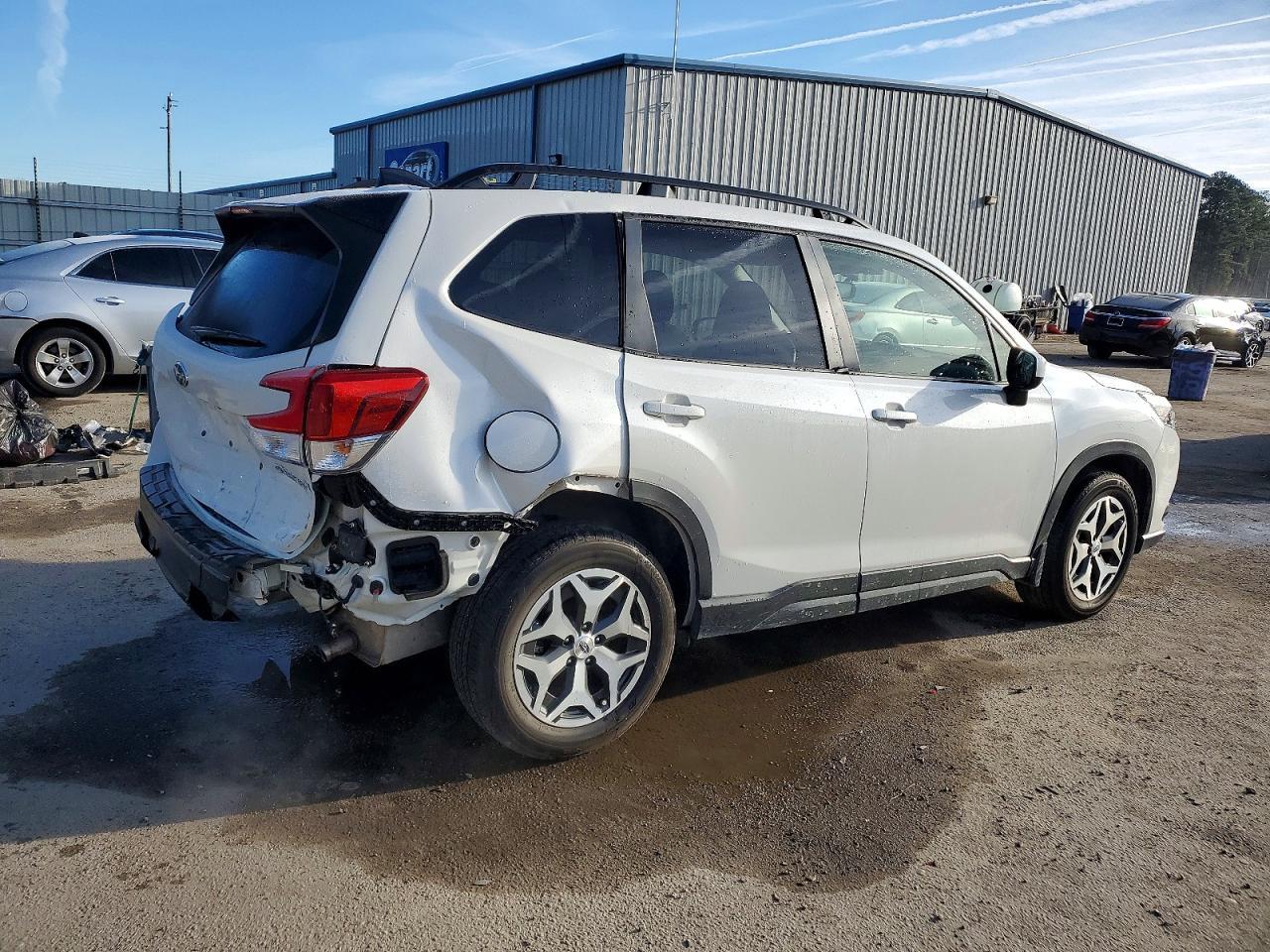 2024 Subaru Forester Premium - Image 3