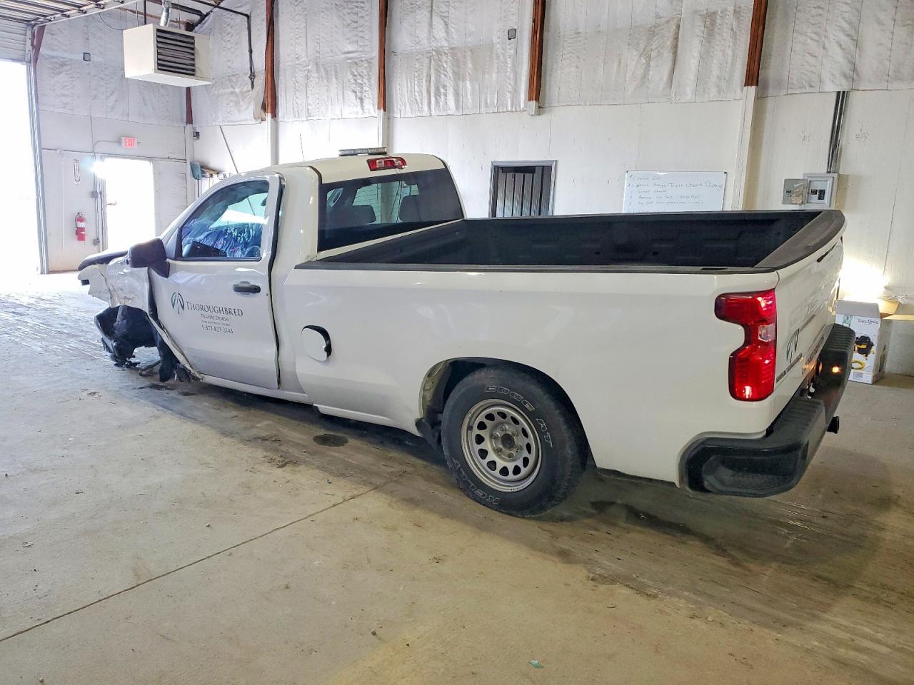 2020 Chevrolet Silverado C1500 - Фото 2