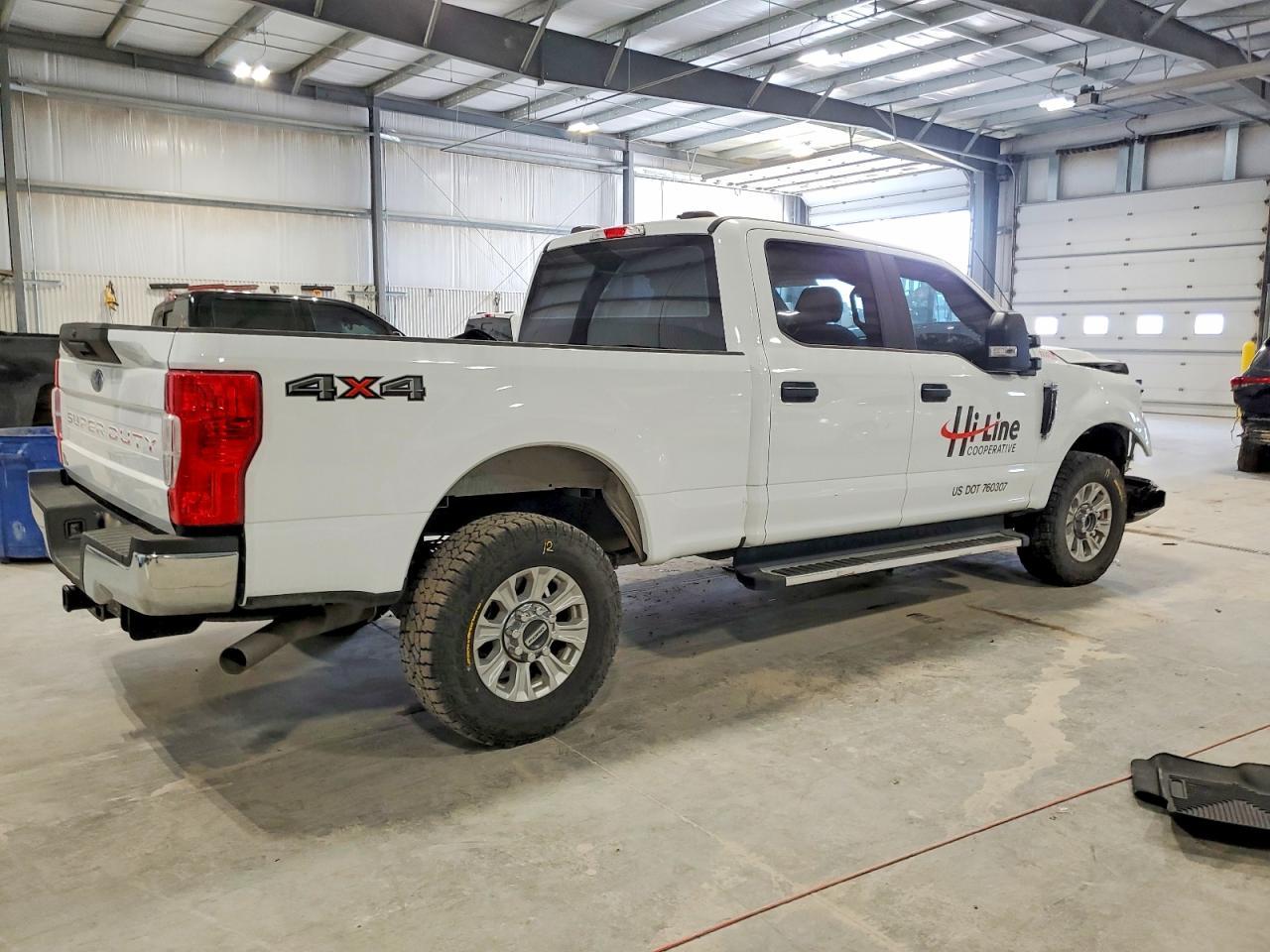 2022 Ford F250 Super Duty - Фото 3