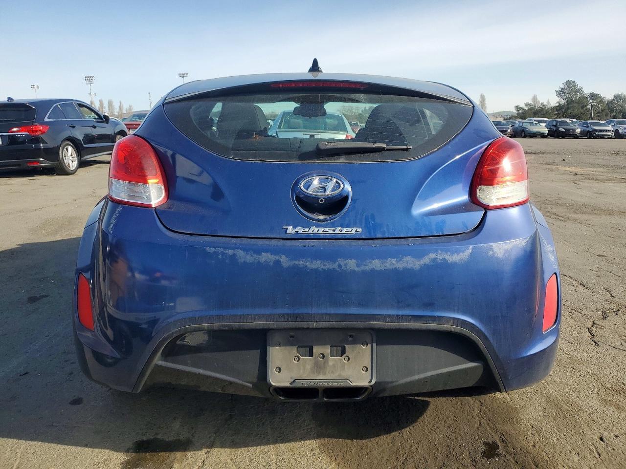 2017 Hyundai Veloster - Image 6