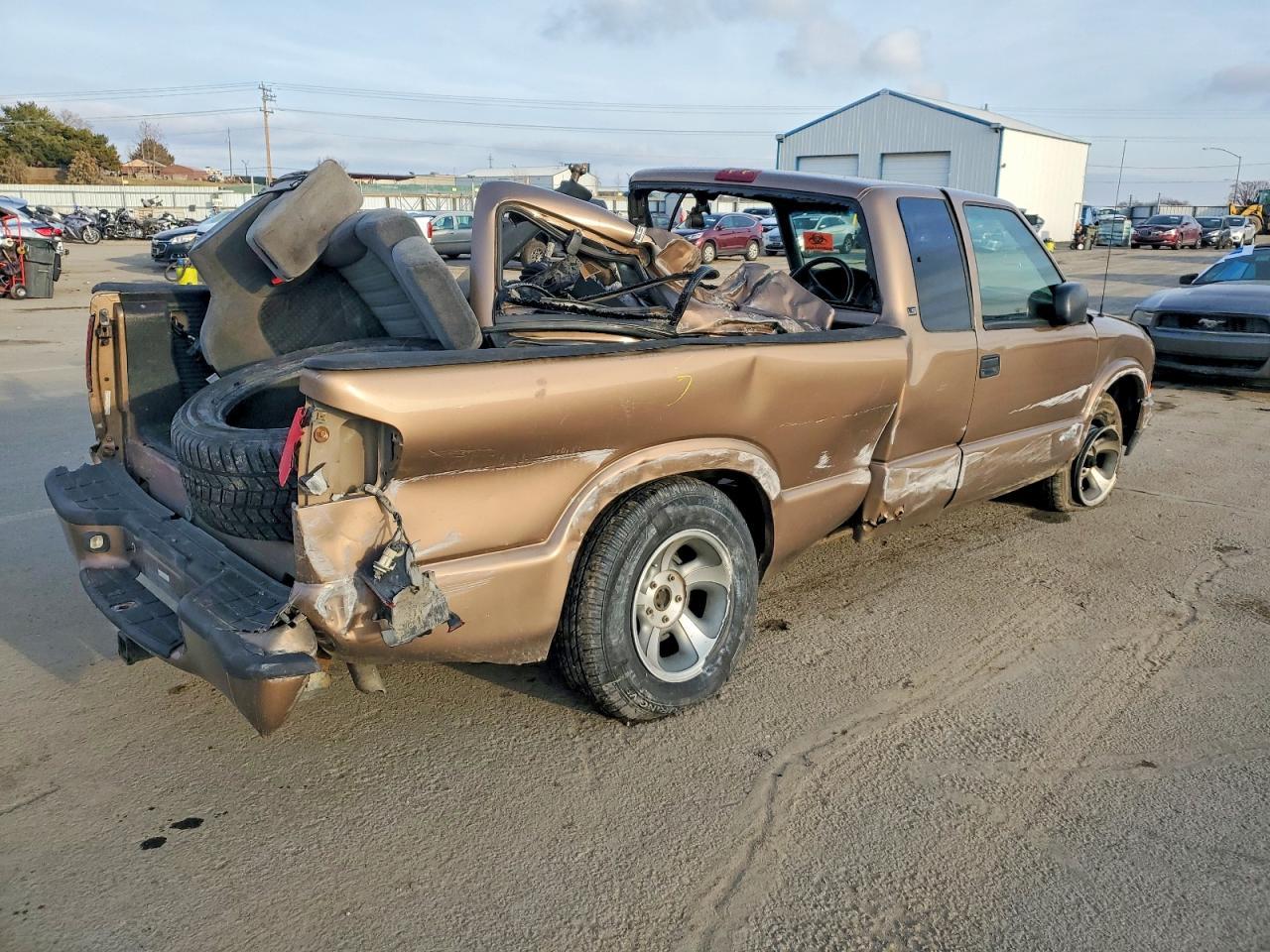 2002 Chevrolet S Truck S10 - Фото 3