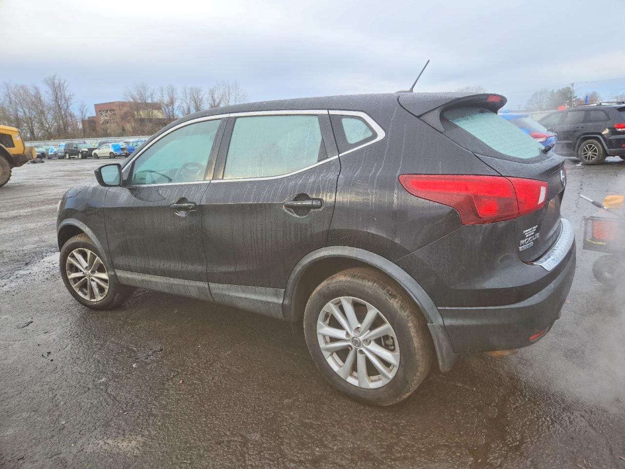 2017 Nissan Rogue Sport S - Image 2