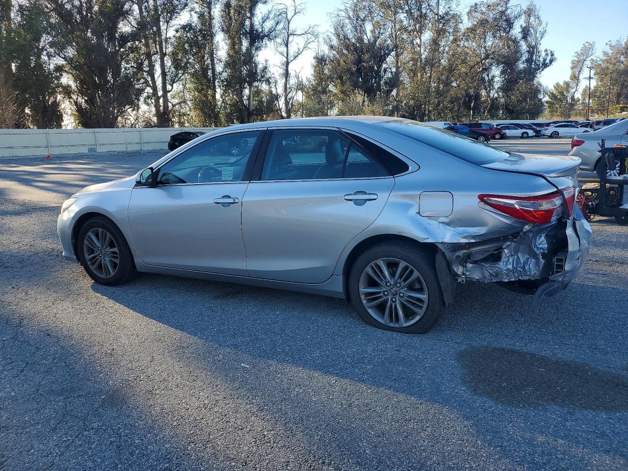 2017 Toyota Camry Le - Фото 2