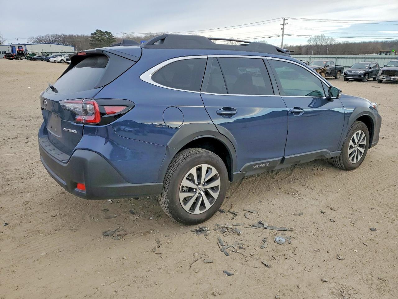 2025 Subaru Outback Premium - Фото 3