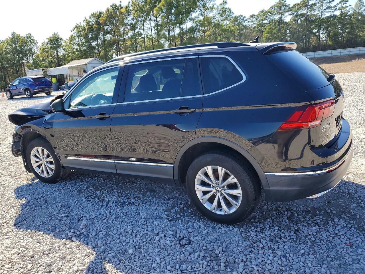 2018 Volkswagen Tiguan Se - Фото 2