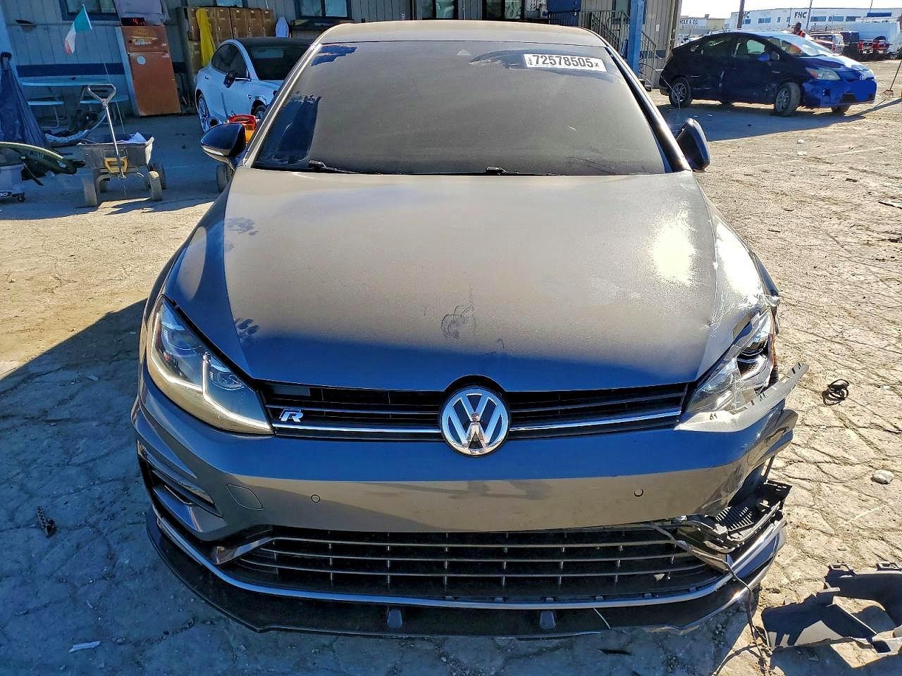 2018 Volkswagen Golf R - Image 5