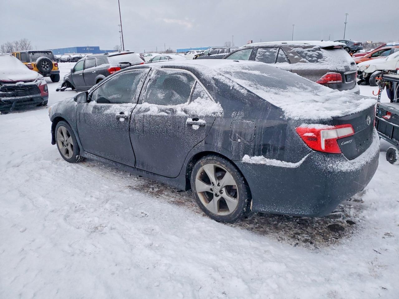 2012 Toyota Camry Base - Фото 2