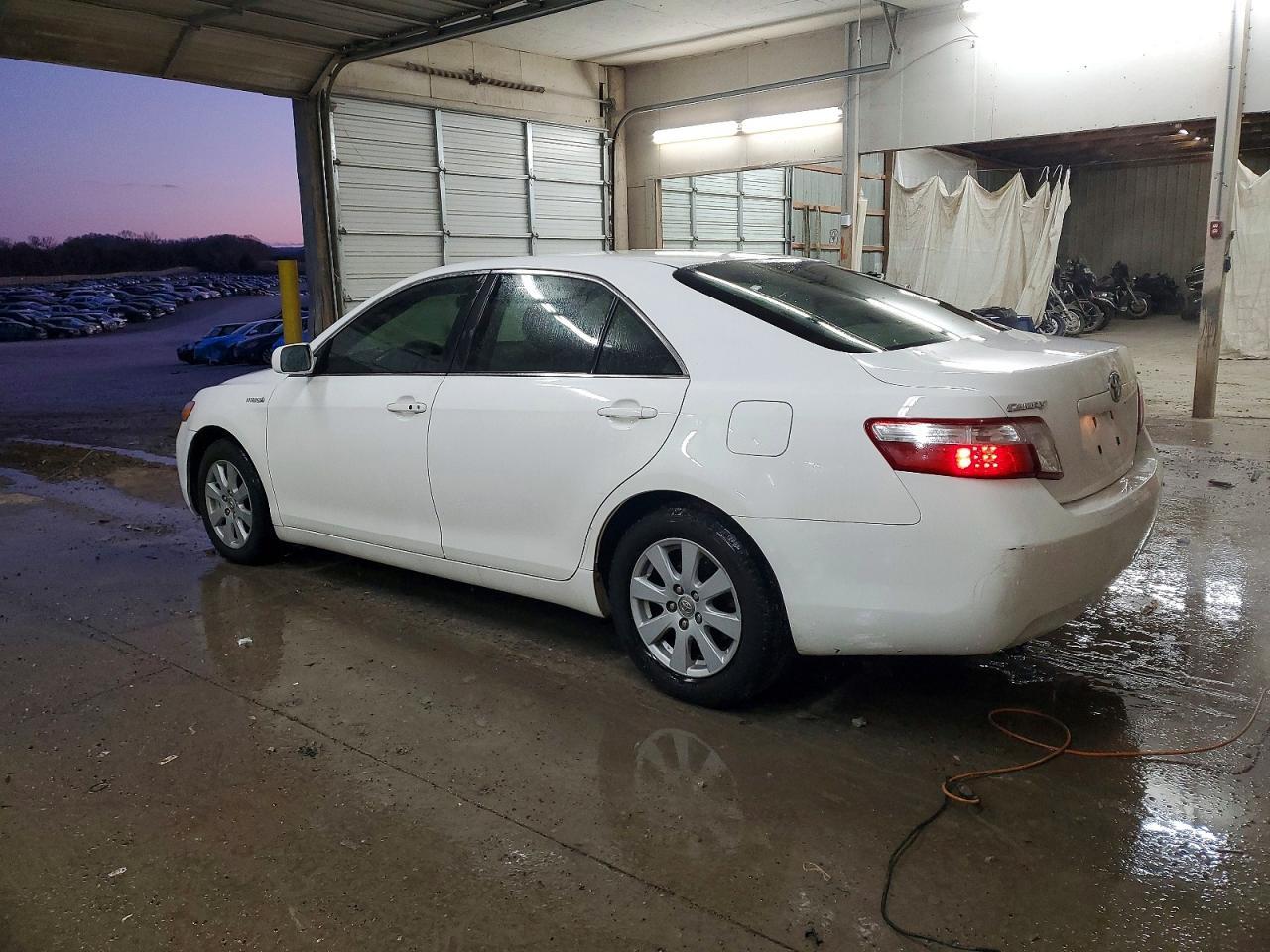 2007 Toyota Camry Hybrid - Image 2