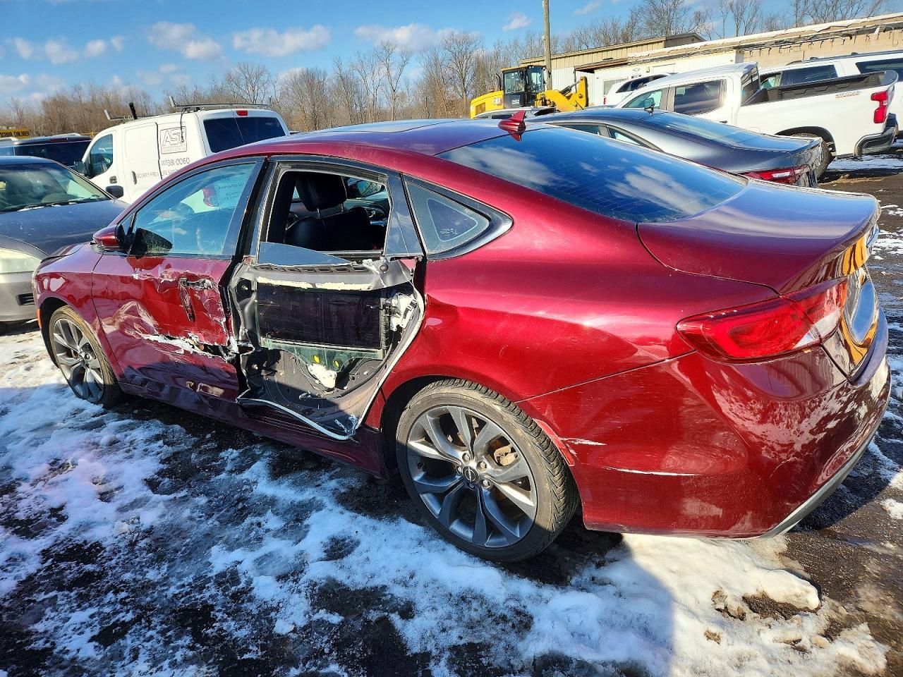 2015 Chrysler 200 S - Фото 2
