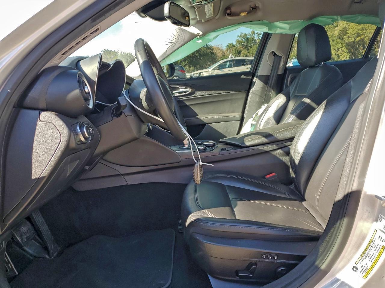 2019 Alfa Romeo Giulia Ti - Фото 7