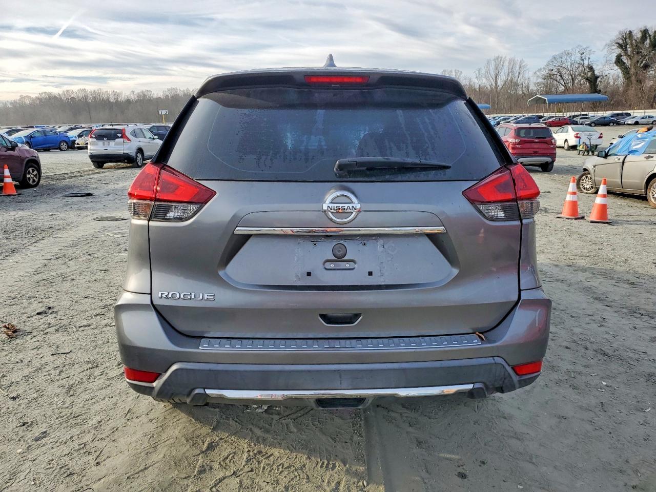2018 Nissan Rogue S - Image 6